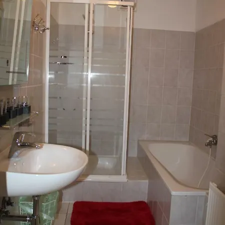 Isabel No2 Guest house