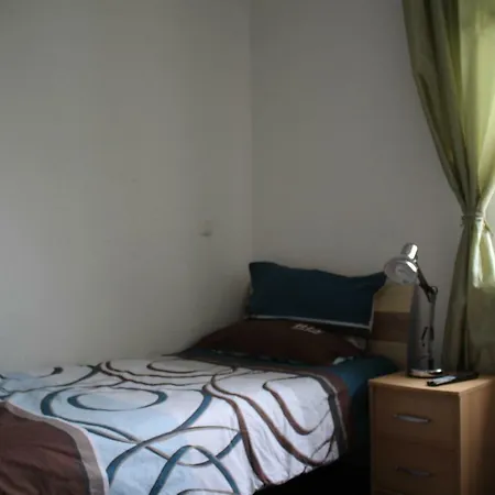 Guest house Isabel No2 *